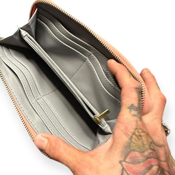 👜 FOSSIL Women’s Blush Pink Pebbled Leather Zip-Around Wallet – One Size - Picture 3 of 4